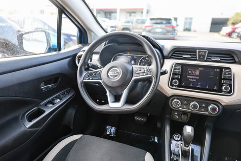 Used 2021 Nissan Versa SV image 4