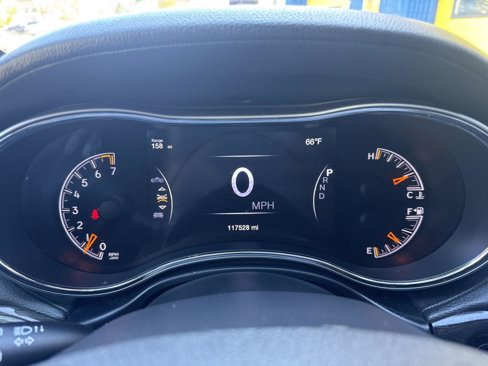 Used 2018 Jeep Grand Cherokee Overland image 14