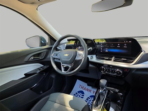 New 2025 Chevrolet Trax LT w/ Driver Confidence Package image 11