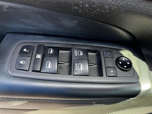 Used 2021 Jeep Grand Cherokee Laredo X image 17