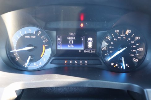 Used 2017 Ford Explorer XLT image 4