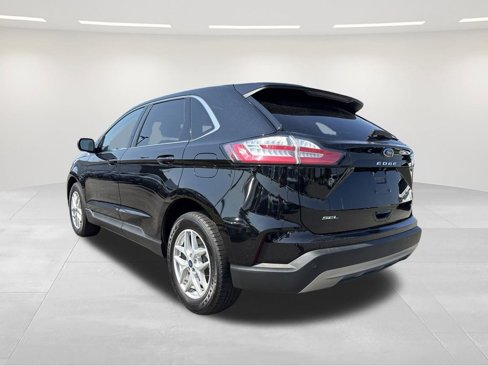 Used 2022 Ford Edge SEL w/ Convenience Package image 3