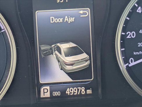 Used 2017 Toyota Camry XLE image 10