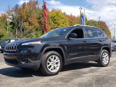 Used 2016 Jeep Cherokee Latitude w/ Cold Weather Group image 3