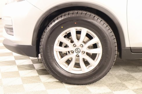 Used 2020 Nissan Rogue SV image 17