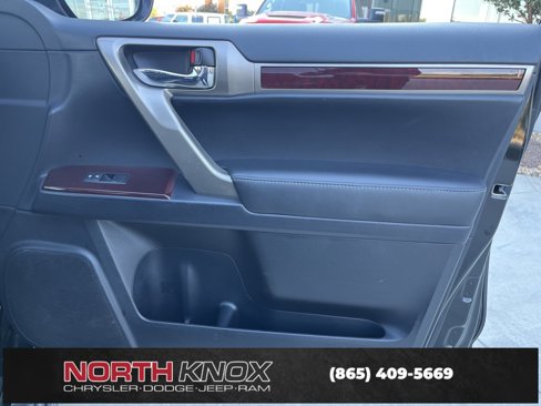 Used 2016 Lexus GX 460 image 30
