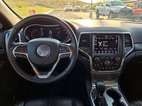 Used 2018 Jeep Grand Cherokee Limited image 16