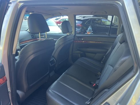 Used 2010 Subaru Outback 2.5i Limited w/ Protection Package 1A image 18