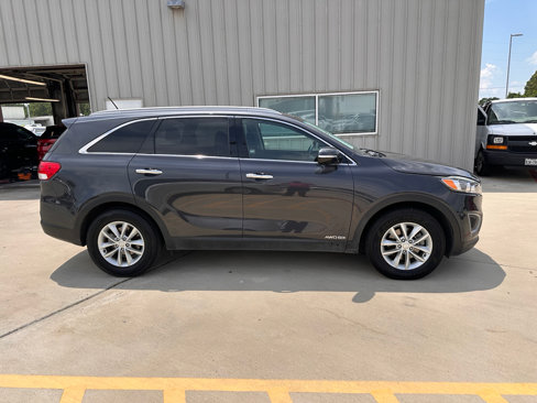 Used 2018 Kia Sorento LX image 9