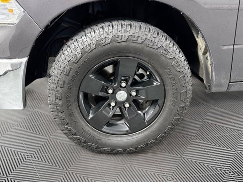 Used 2021 RAM 1500 Classic SLT image 31