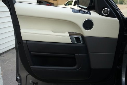 Used 2016 Land Rover Range Rover Sport HSE image 16