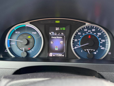Used 2015 Toyota Camry XLE w/ Moonroof Package image 11