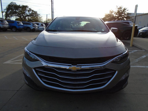 Used 2022 Chevrolet Malibu LT image 2
