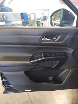 Used 2022 Nissan Pathfinder SV image 11