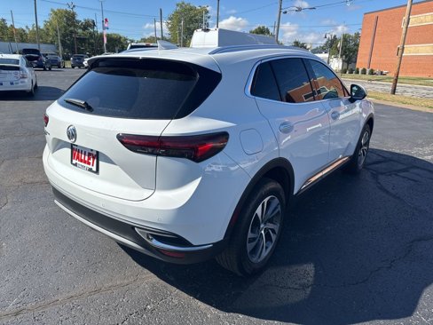 Used 2022 Buick Envision Essence w/ Safety Package image 3