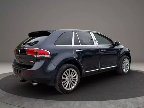 Used 2013 Lincoln MKX FWD image 7