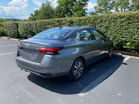 Used 2021 Nissan Versa SV image 4