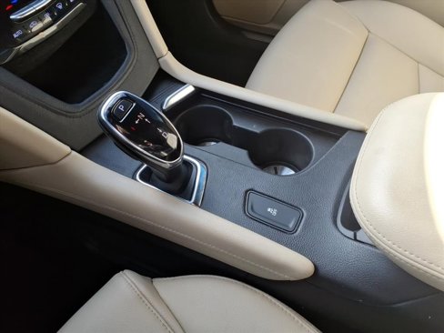 Used 2018 Cadillac XT5 FWD image 26