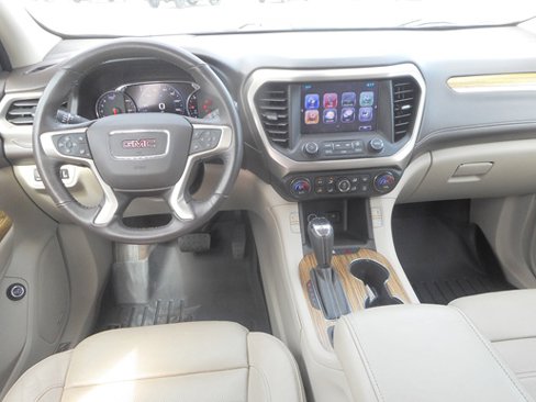 Used 2017 GMC Acadia Denali w/ Technology Package image 8