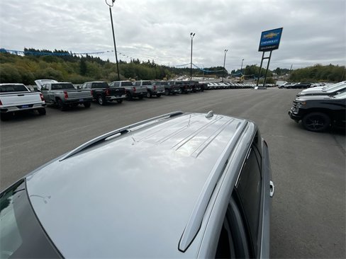 Used 2024 GMC Terrain SLT image 20