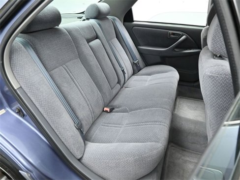 Used 2000 Toyota Camry LE image 17