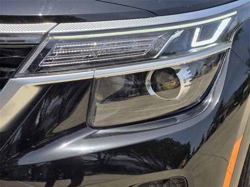 Certified 2023 Kia Seltos S image 15