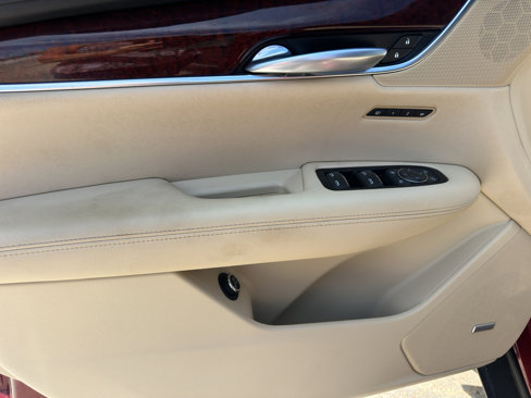 Used 2018 Cadillac XT5 Luxury w/ Driver Awareness Package image 15
