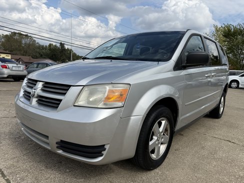 Used 2010 Dodge Grand Caravan SE image 2