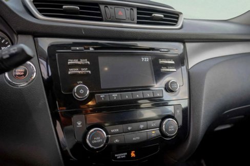 Used 2015 Nissan Rogue SV image 12