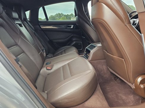 Used 2020 Porsche Panamera 4S image 43
