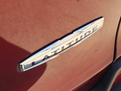 Used 2019 Jeep Cherokee Latitude Plus image 22
