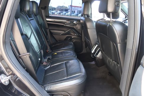 Used 2012 Porsche Cayenne S image 9