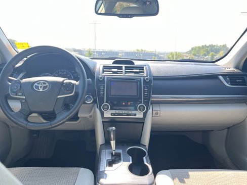Used 2013 Toyota Camry LE image 28