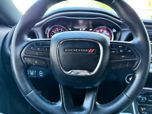 Used 2019 Dodge Challenger SXT image 19