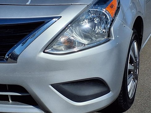 Used 2019 Nissan Versa SV image 26