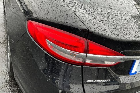 Used 2017 Ford Fusion SE w/ Fusion SE Technology Package image 31