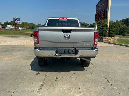 Used 2024 RAM 2500 Tradesman w/ Chrome Appearance Group image 4