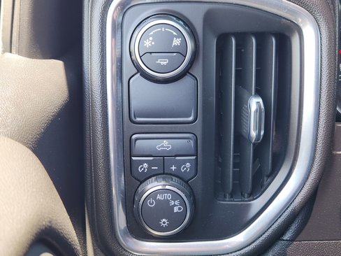 Used 2019 Chevrolet Silverado 1500 LT w/ Texas Edition image 26