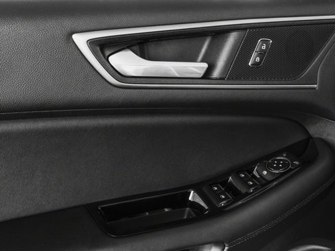 Used 2018 Ford Edge Titanium w/ Equipment Group 301A image 20