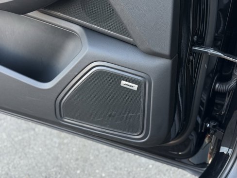 Certified 2025 Porsche Macan image 15