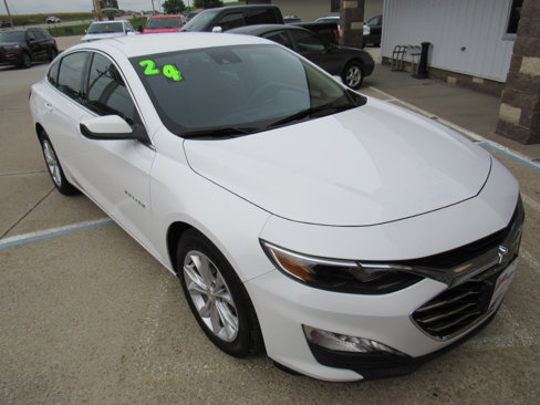 Used 2024 Chevrolet Malibu LT image 3