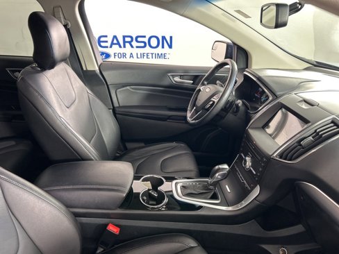 Used 2018 Ford Edge Titanium image 26