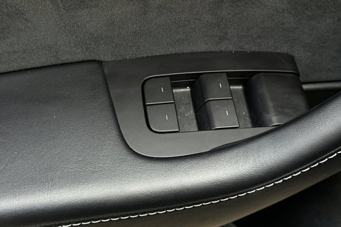 Used 2022 Tesla Model Y Long Range image 21