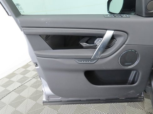 Used 2024 Land Rover Discovery Sport S image 24