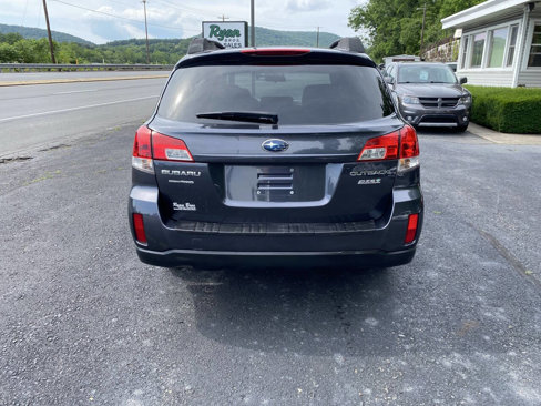 Used 2011 Subaru Outback 2.5i Premium image 8