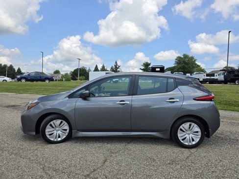 Used 2024 Nissan Leaf S image 8