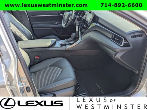 Used 2022 Toyota Camry SE image 5