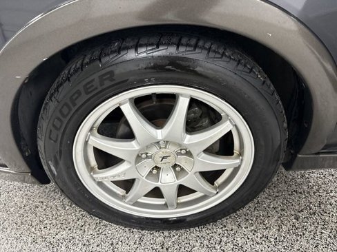 Used 2007 Kia Rondo EX w/ Premium Pkg image 10
