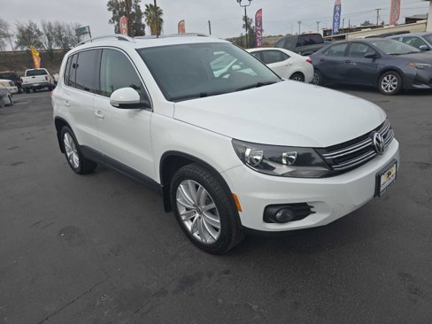 Used 2015 Volkswagen Tiguan SE image 2