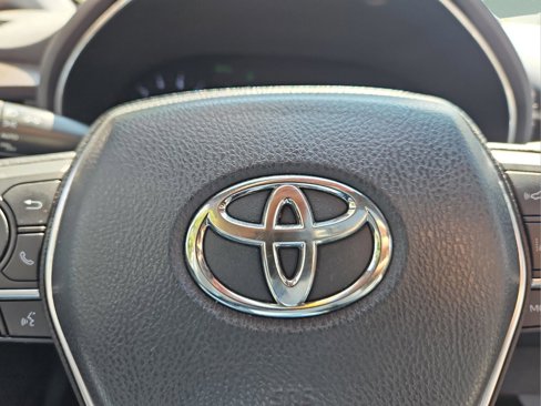 Used 2019 Toyota Avalon XLE image 29